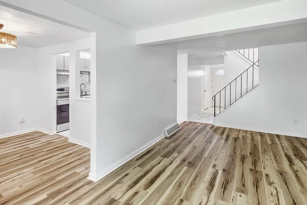 8097 Weblank Way — Photo 3