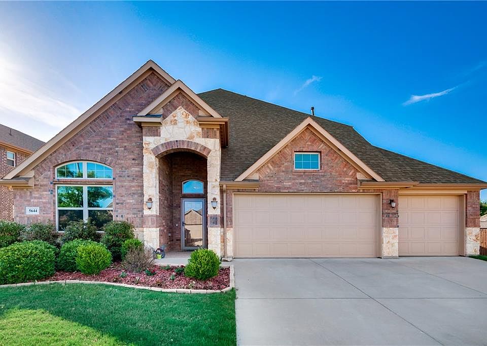 1st image of 5644 Mountain Hollow Dr
