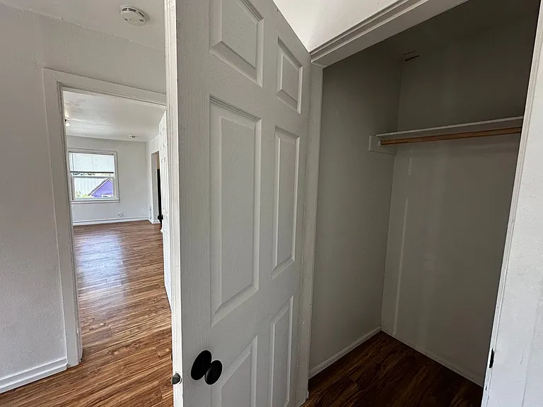 Adams Apartments — Photo 16