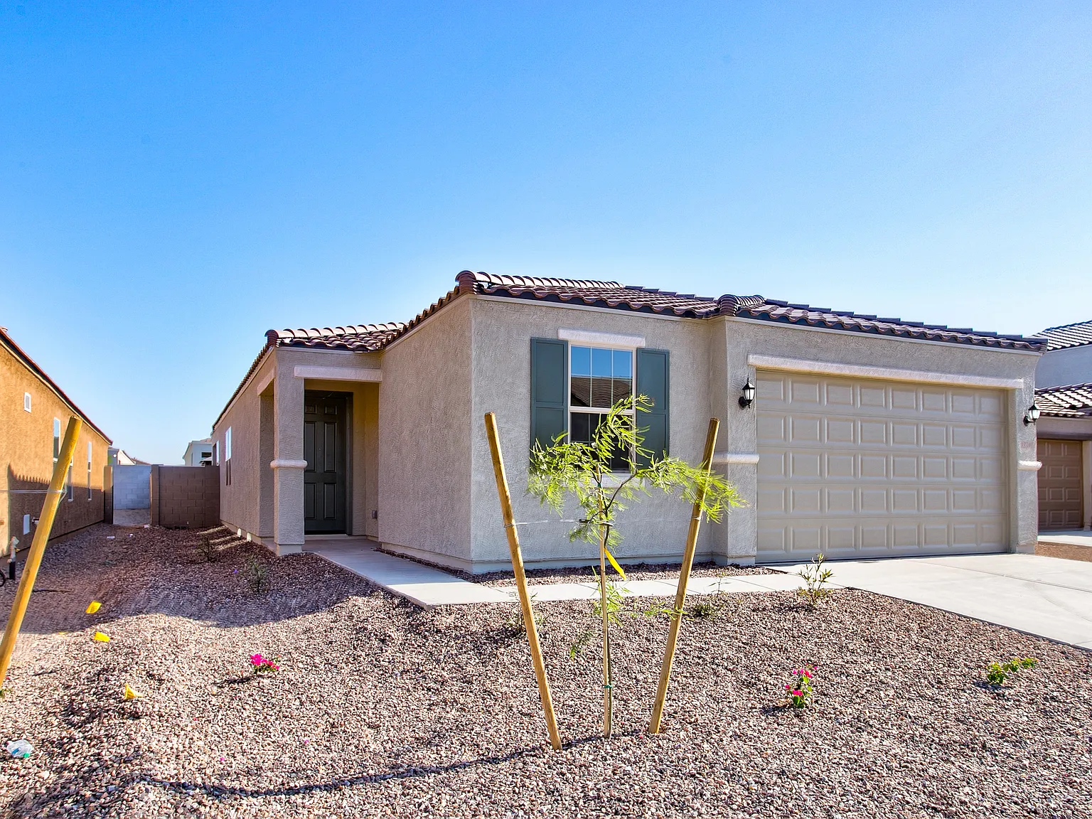 4 bed, 1910 sqft, $2,199 — Photo 4