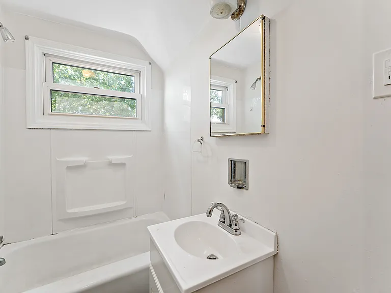 219 Douglas Ave — Photo 27