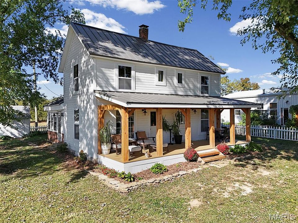 1st image of 6933 Russell Rd