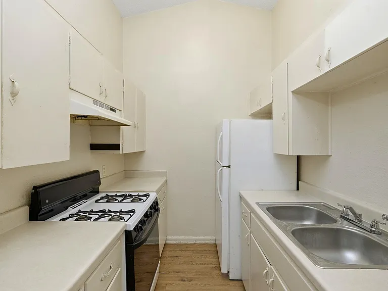 2314 Parker Ln #4 — Photo 8