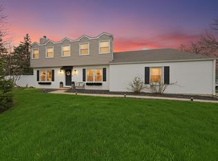 1335 Leverenz Rd, Naperville, IL