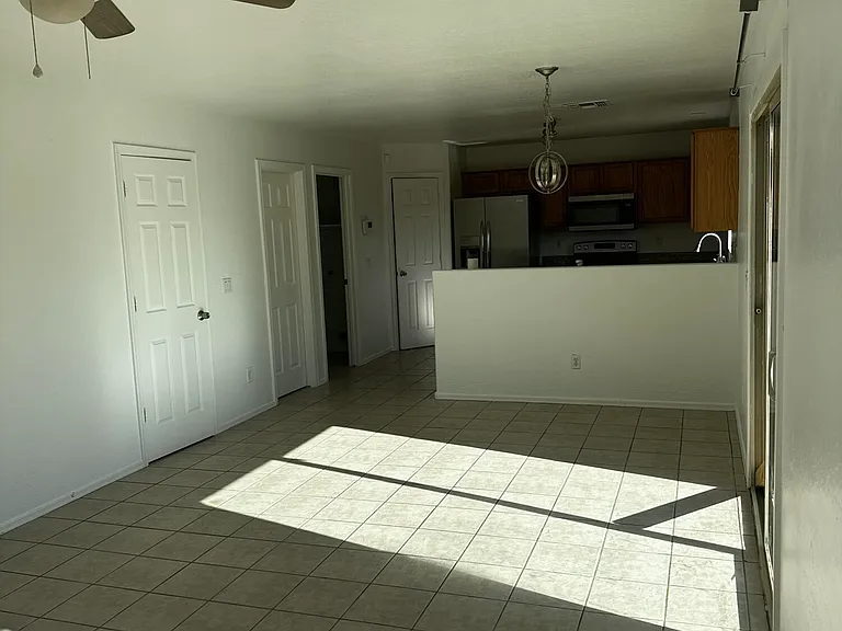 12337 W Sweetwater Ave — Photo 5