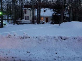 128 Whippoorwill Dr, Bushkill, PA 18324