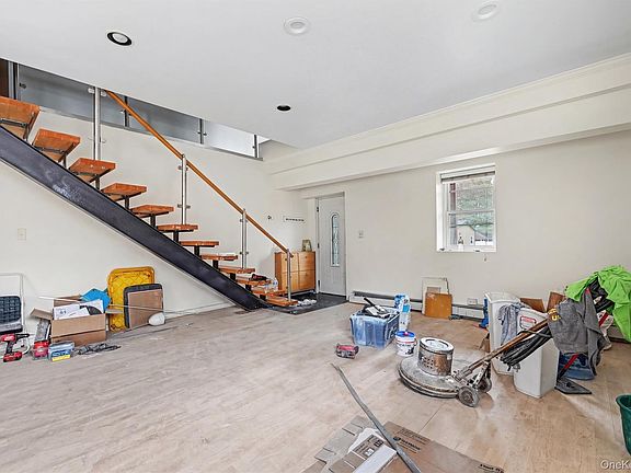 5th image of 5 N Hudson Street