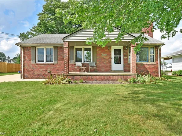 2276 Shetland Ln, Youngstown, OH 44514