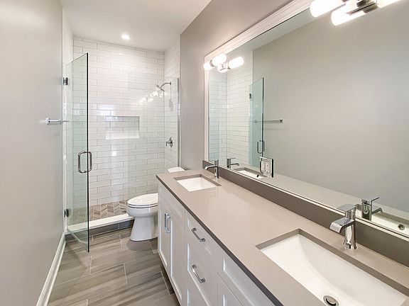 4th image of 3343 N Kenmore Ave #1N