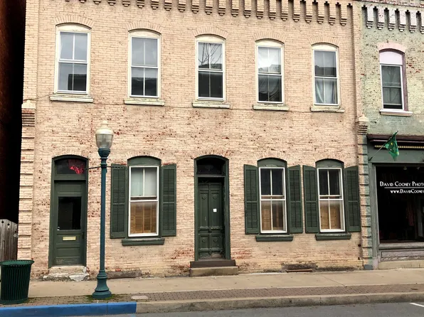 360 Chestnut St #3, Mifflinburg, PA 17844