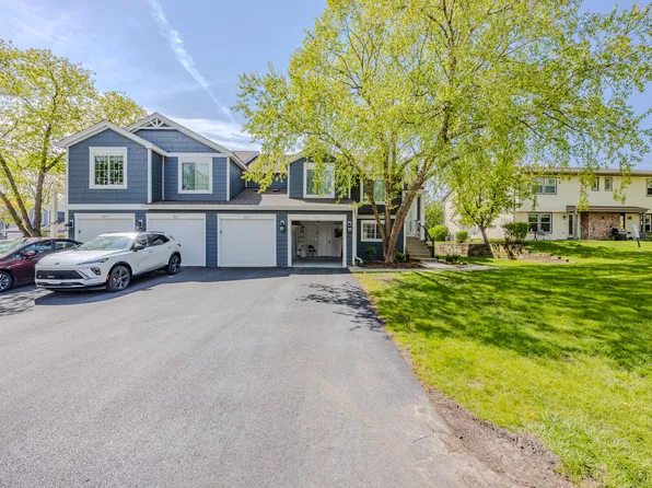 411 Drake Cir, Schaumburg, IL 60193