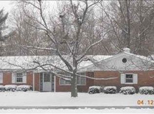 810 N Barnett St, Le Roy, IL