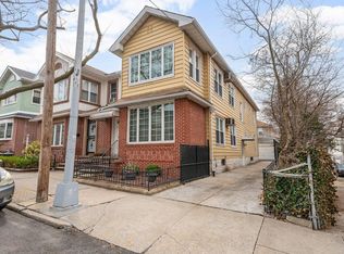 58 71st St, Brooklyn, NY 11209