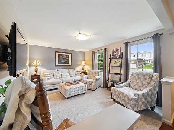 5th image of 4 Knollwood Ct