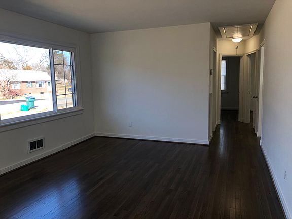 5th image of 4105 Balmoral Ave