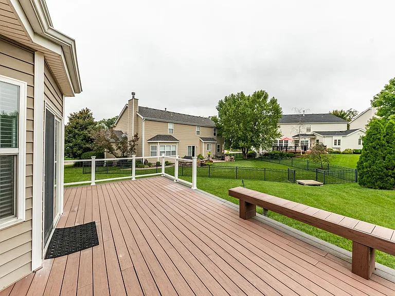 Nice sized deck off kitchen