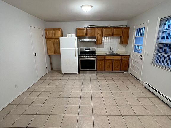 5th image of 14330 14th Ave Floor 1