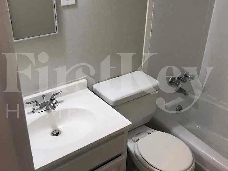 5044 N Bellaire Ave — Photo 9