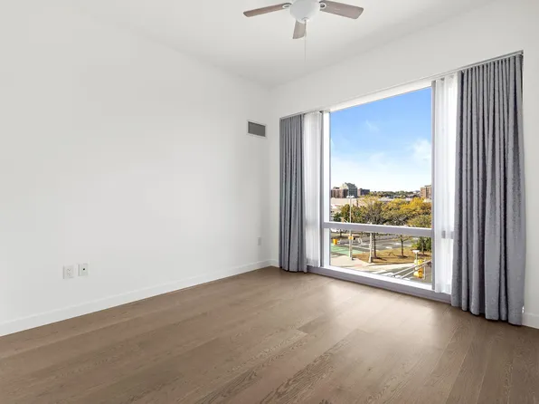 75 Park Lane South image 18 of 38