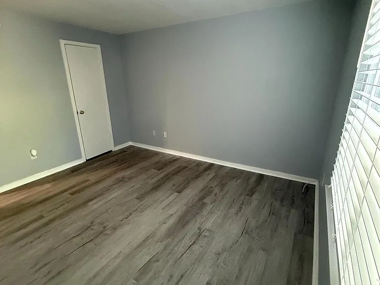 313 Gregorys Way — Photo 19