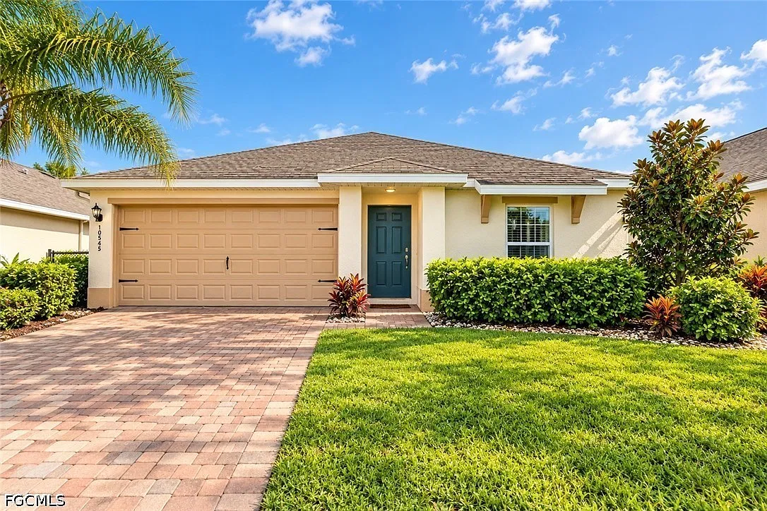 4 bed, 2.0 bath, 1499 sqft, $2,300 — Photo 1