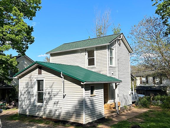 2nd image of 2259 Aragon St