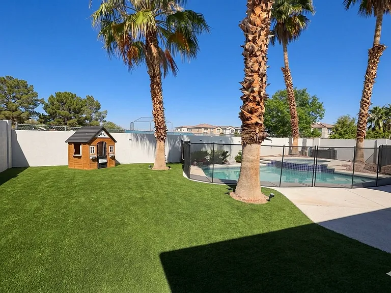 2632 Ridgewater Cir — Photo 1