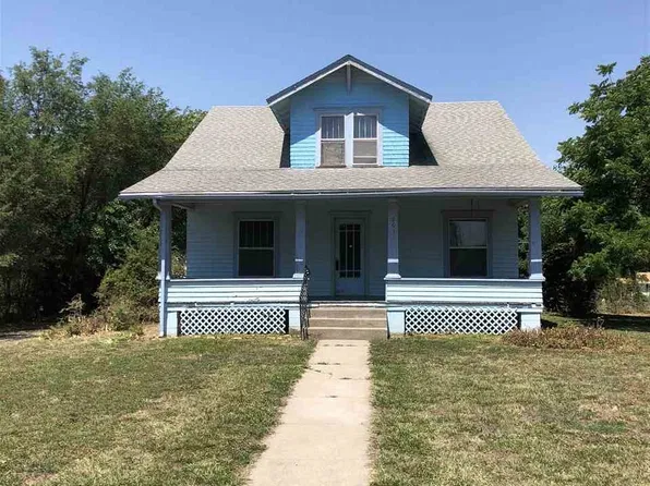 201 Barry St, Milford, KS 66514
