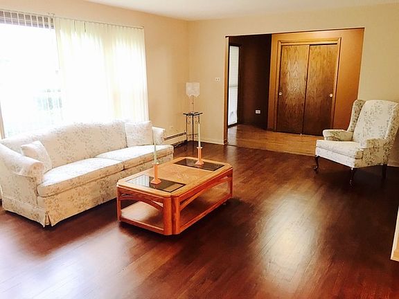 2nd image of 4311 Oakwood Ln