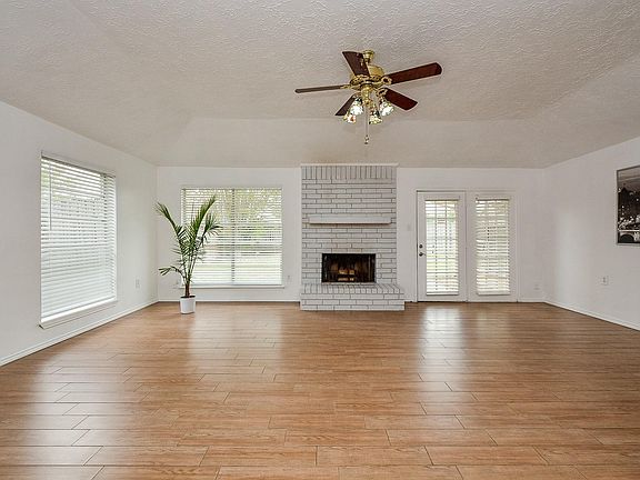 3rd image of 3315 Honey Creek Dr