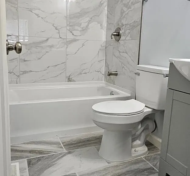 254 Prince Of Wales Dr — Photo 14