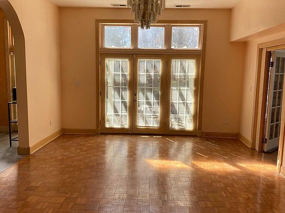 2nd image of 2601 Cool Spring Rd