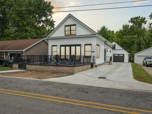 442 N Shore Dr, Crystal, MI 48818