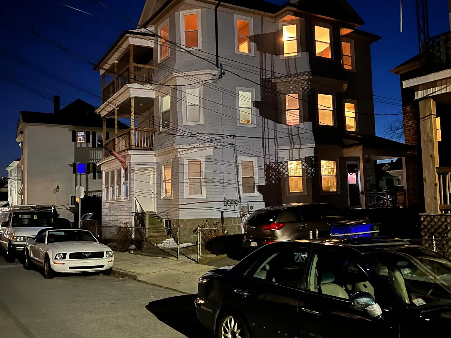3 bed, $2,000 — Photo 1