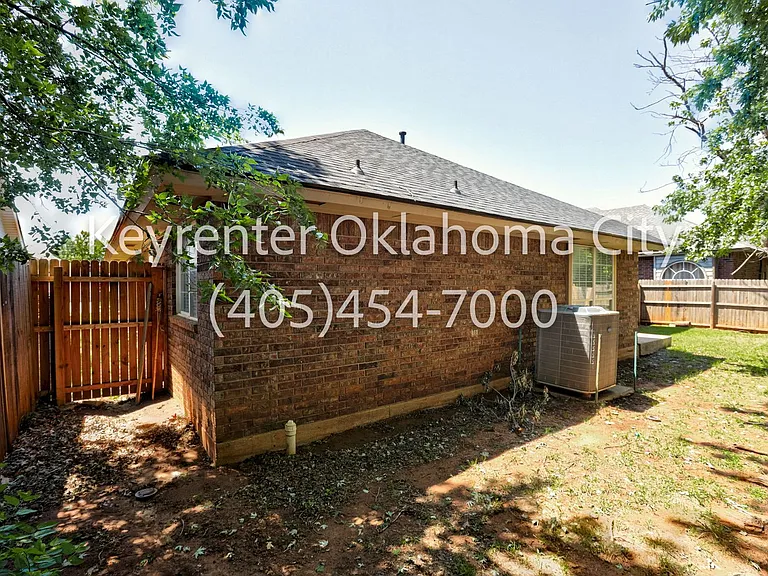 12100 Blueway Ave — Photo 43