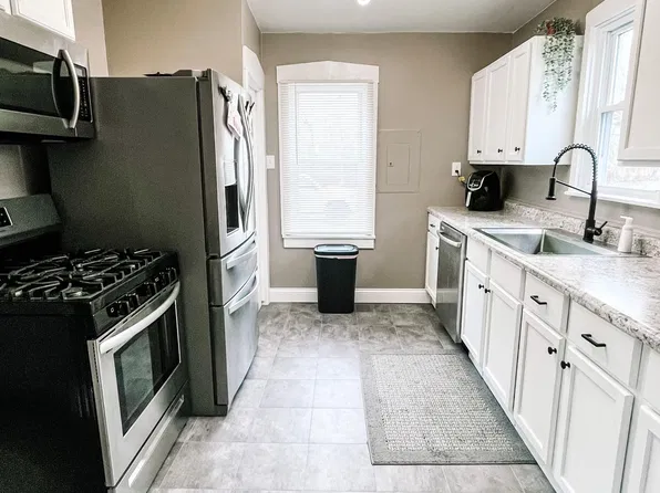 457 S Maple Ave, Ames, IA 50010