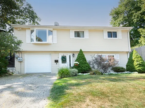 3 Freeman St, Worcester, MA 01604