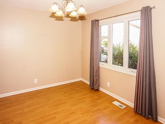 4th image of 1143 Canterbury Sq S