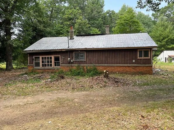 4270 W Duck Lake Rd, Whitehall, MI 49461