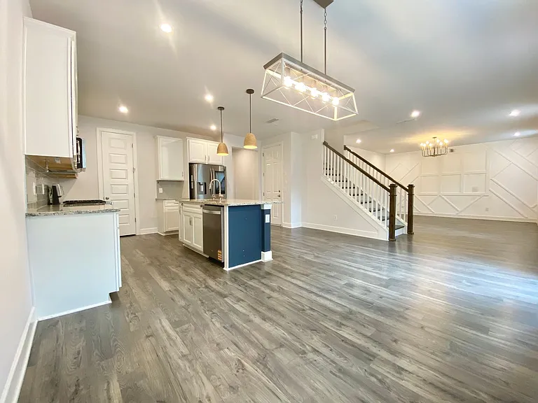 502 Doxford Dr — Photo 5