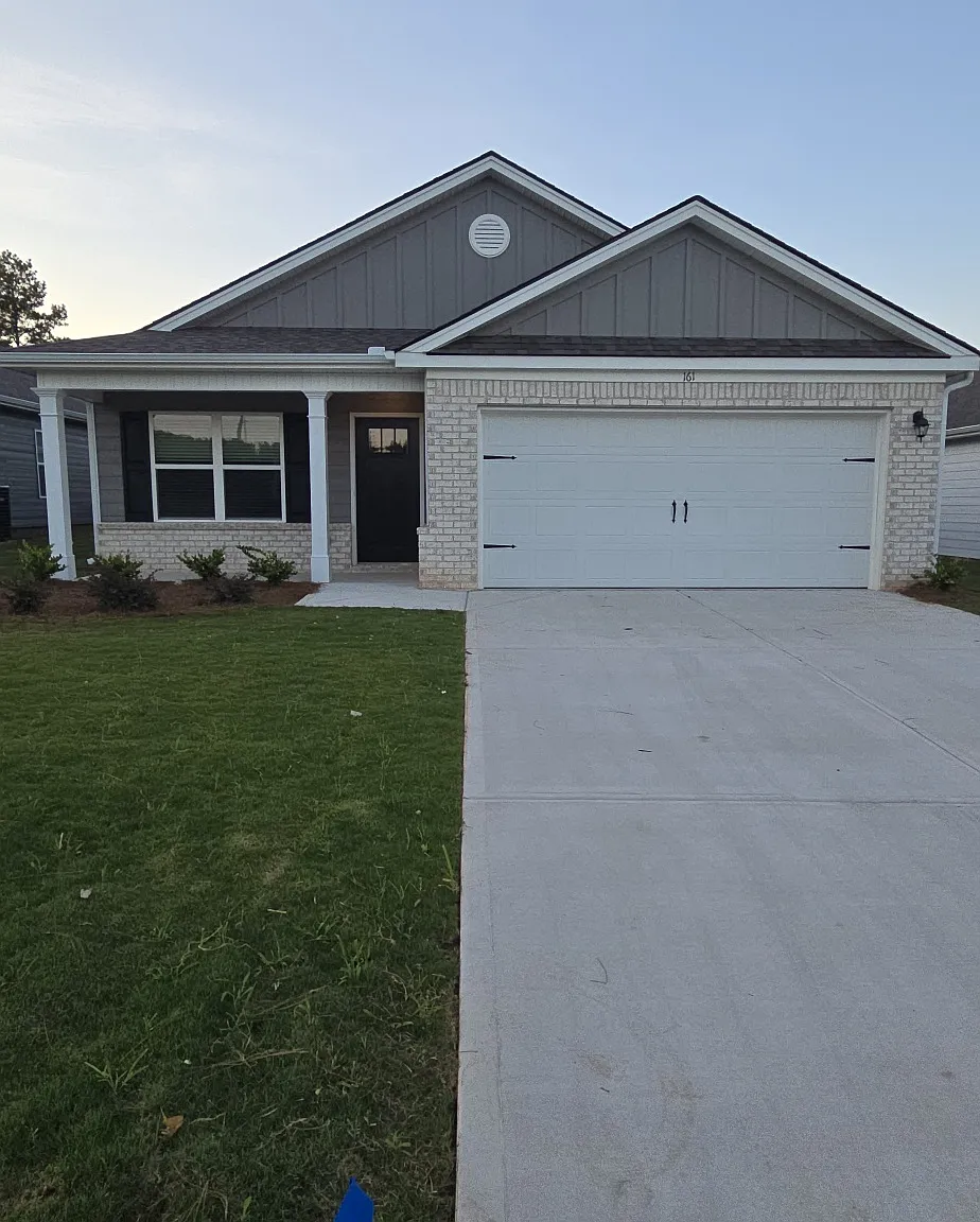 3 bed, 1800 sqft, $2,200 — Photo 1