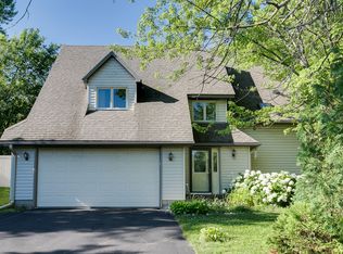 2851 N Manor Dr, Excelsior, MN 55331