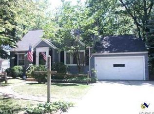 5212 Edenhurst Rd, Cleveland, OH 44124