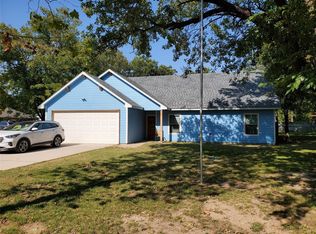 210 W State St, Alvord, TX 76225