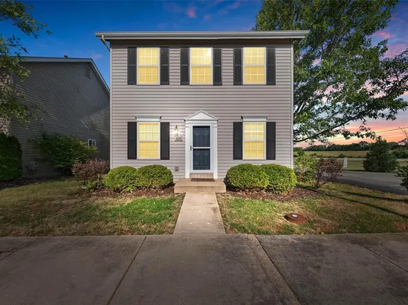 825 Waler Dr, Lake Saint Louis, MO 63367