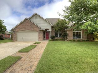 2706 Highwood Dr, Claremore, OK 74017