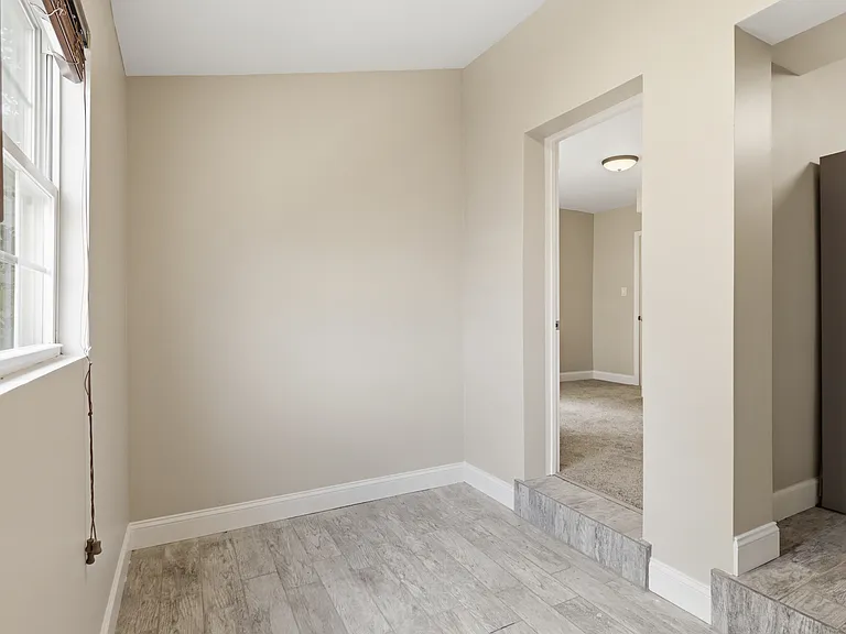 1231 Penn St NE — Photo 17