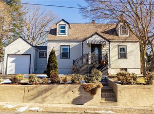 16 Beverly Dr, Bridgeport, CT 06610