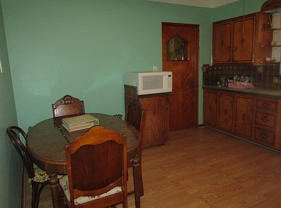 3rd image of 10134 S Avenue M