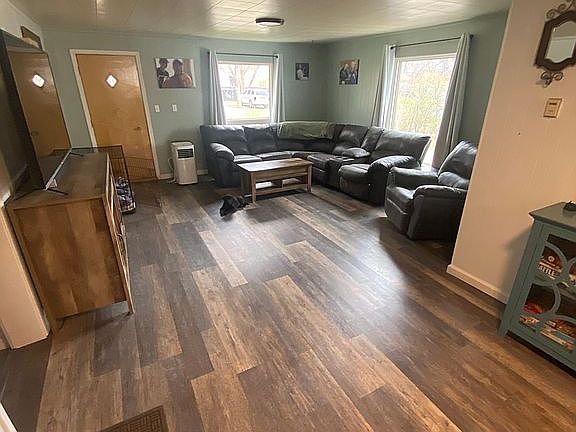 2nd image of 677 Benton Ave